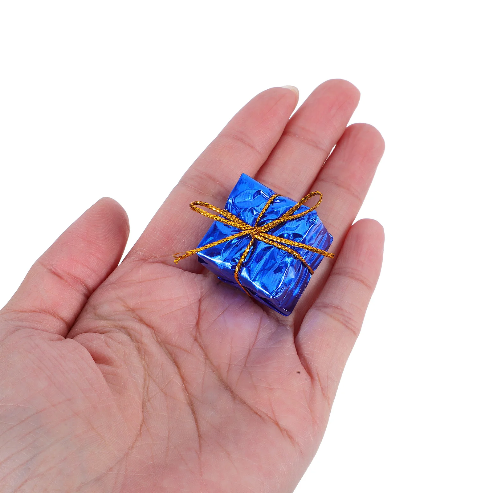 

36Pcs Christmas Mini Gift Boxes Shiny Foil Wrapped 3D Hanging Ornaments DIY Tiny Present Boxes Christmas Tree Decor