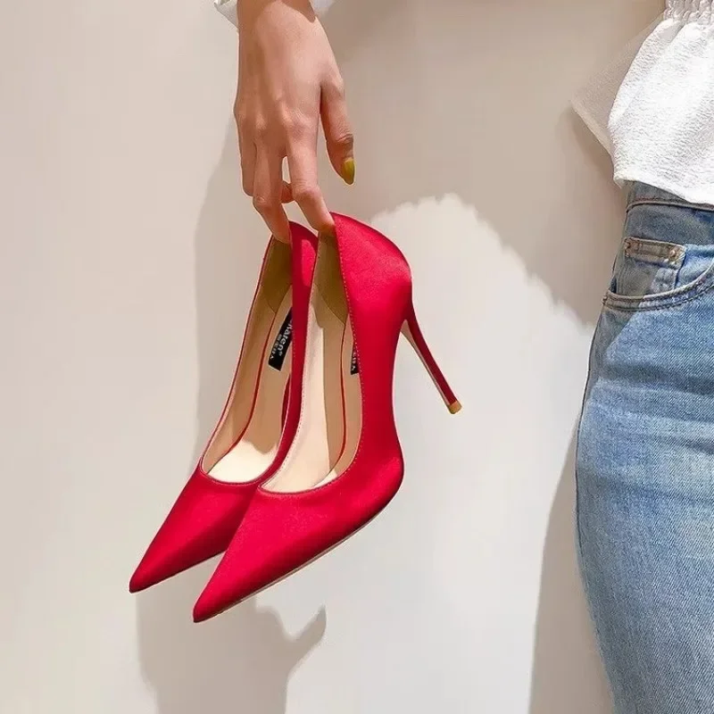الأحذية النسائية 2025 رائجة البيع الضحلة المرأة عالية الكعب موضة أفضل بائع مثير أشار تو أحذية الحفلات سوبر عالية للنساء