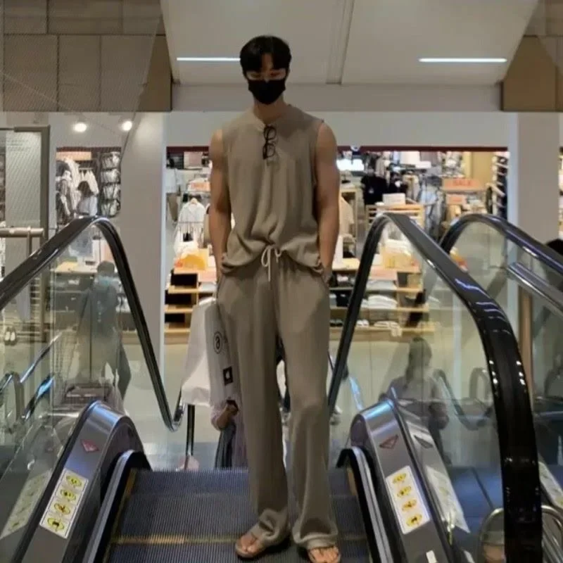 Ropa de verano para hombre, conjunto de camisetas sin mangas informales, ropa de calle coreana de lujo con cuello redondo, chaleco drapeado liso + Pantalones, traje de 2 piezas 2024