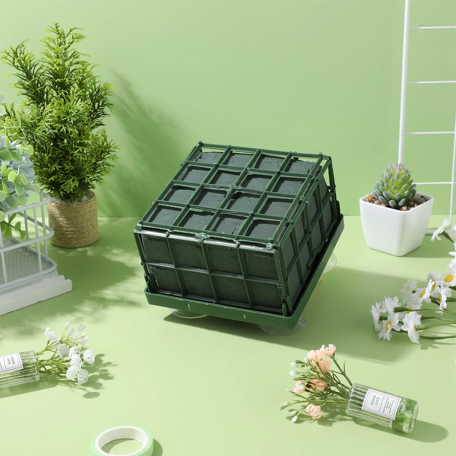 

4pcs Wedding Car Sucker Base Flower Holder Decoration Supplies Fresh Floral Sucker Base for Wedding Car Floral Arrangement