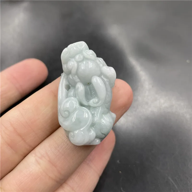 A- Level Pi Xiu Pendant Three-Dimensional Jade Ruyi