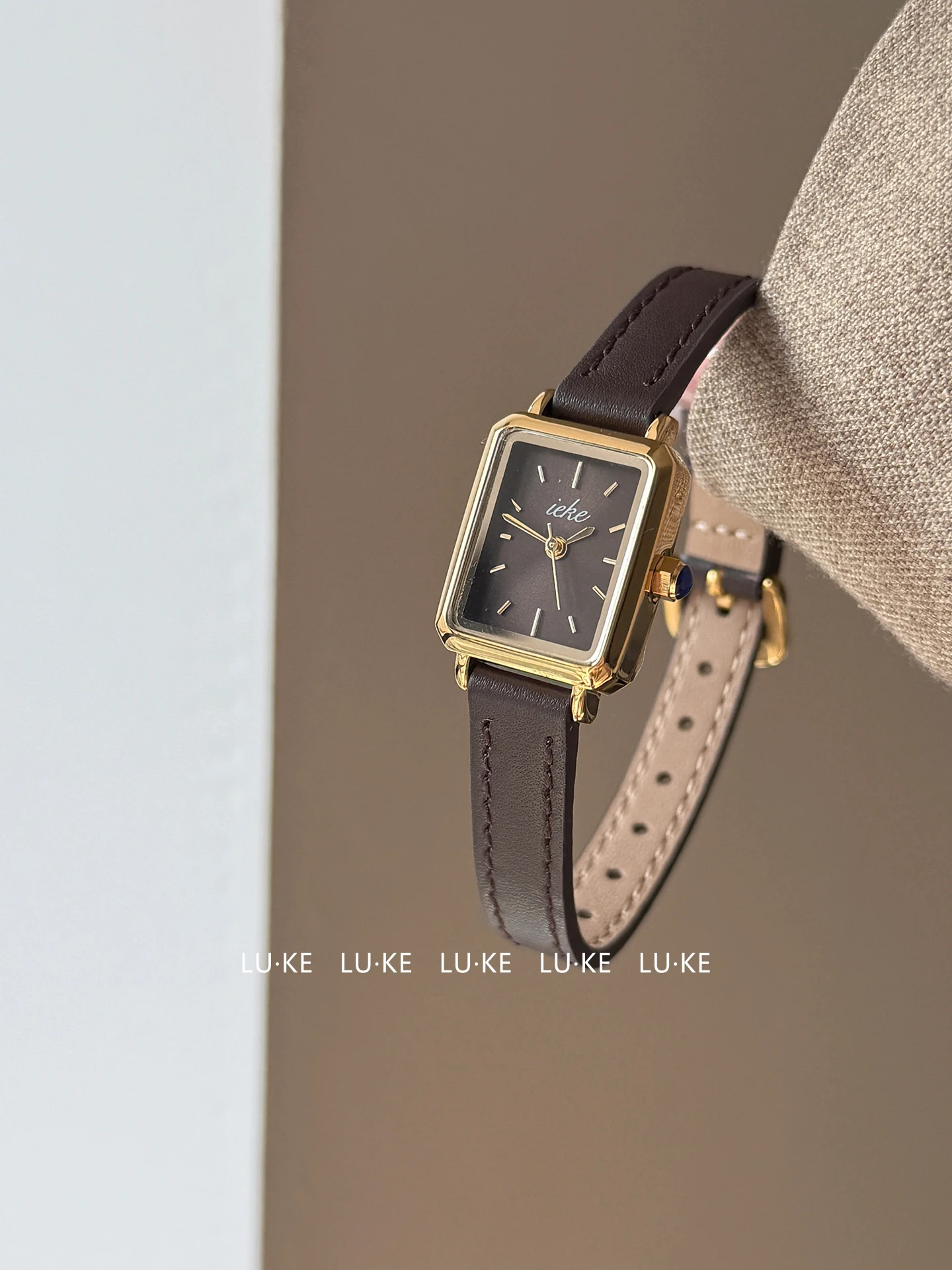 

Xin'kuan small square watch with leather strap, women's light luxury style, versatile quartz watchwomen's accessorywomen's gift.