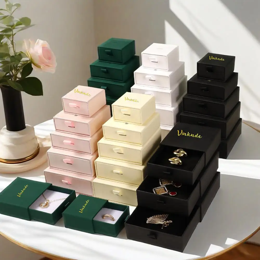 

Пользовательский логотип, бежевый картон, подарочные коробки для ювелирных изделий, серьги-гвоздики, ожерелье, ящик, посылка, коробка, слайд-органайзер для путешествий, чехол с пеной