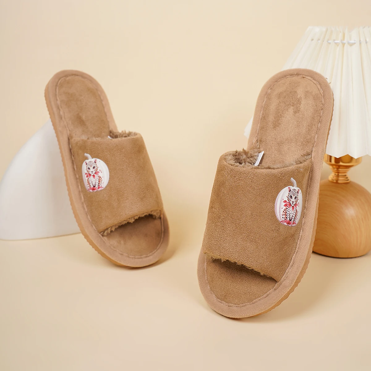 女性の柔らかい毛皮のような屋内スリッパ,メモリフォーム,かわいいプリント,茶色の漫画,夏,秋,冬,4シーズン,オープン,寝室,メイラードスタイル