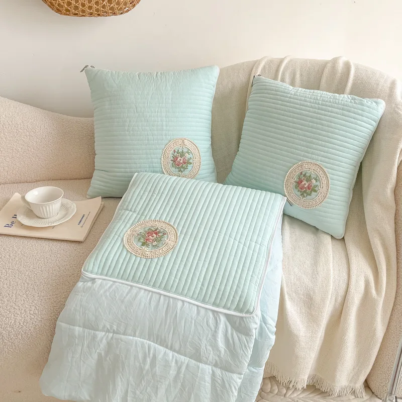 Новая корейская версия стеганого хлопка двойного назначения с вышивкой, монтируемая в автомобиле офисная подушка для сна, диванная подушка, одеяло