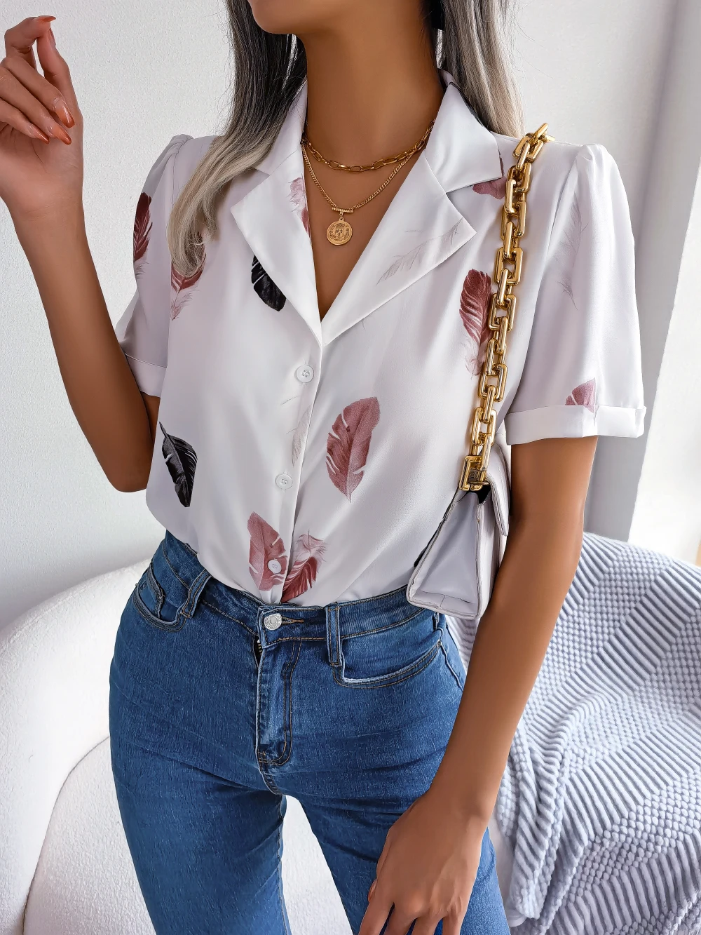 2024 new women's casual printed shirt temperament suit collar feather loose short-sleeved shirt