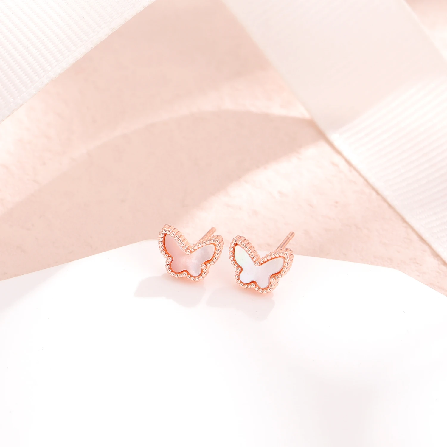 Trendy Luxury Butterfly Shell  Stud Earrings 2023 Korean New Simple Geometry Female Jewelry