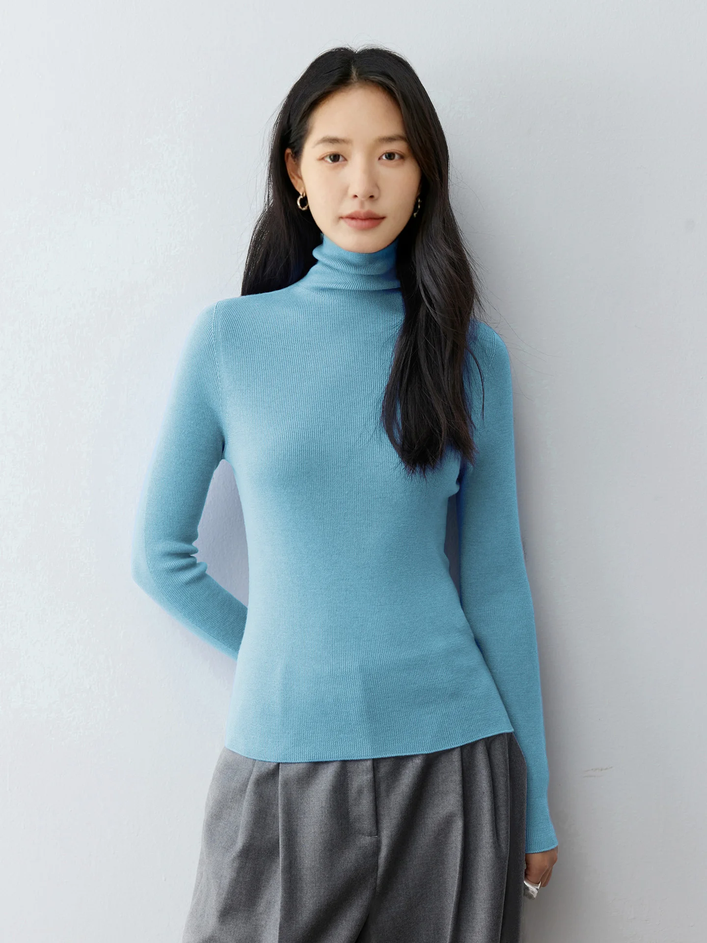 

Soft Woolen Knitted Sweater High Collar Sl Slim Fit for Women Comfortable Skin-friendly Yangzhou Yarn Camere Sweater