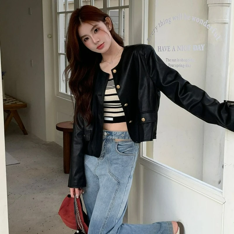 

Новая модная шикарная верхняя одежда 2026, весна/осень, простое стильное черное кожаное мотоциклетное однорядное пальто на пуговицах для женщин