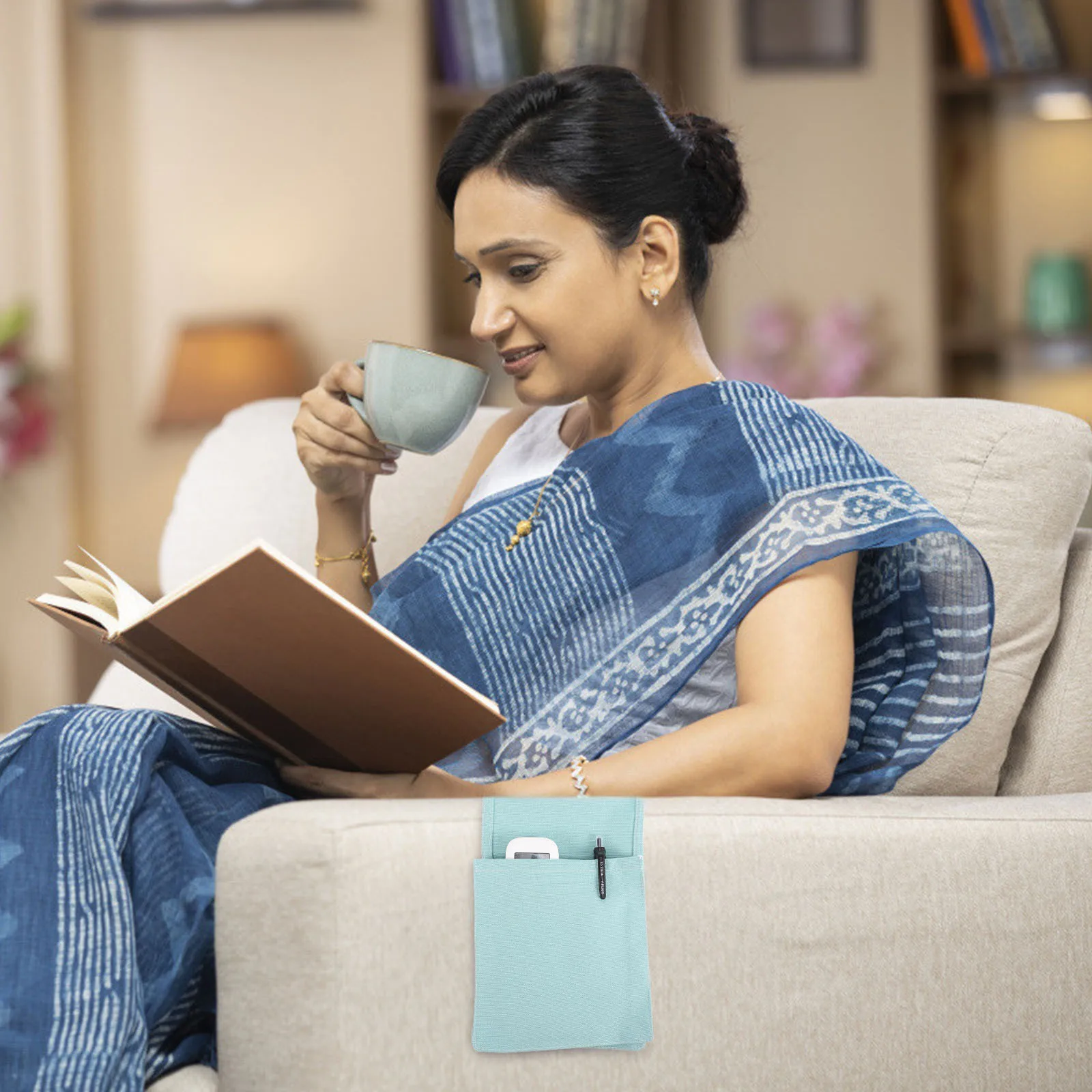 

1Pcs Armrest Storage Organizer Spacious Sofa Pocket Bag for Sundries Remote Watch Books Tissues Clutter