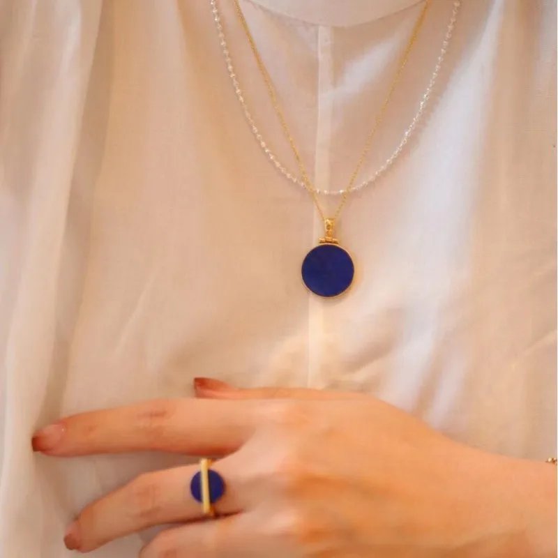 Stylish Round Klein Blue Charm Necklace, Distinctive Fashion Neck Accessory for Women Daily Outfit