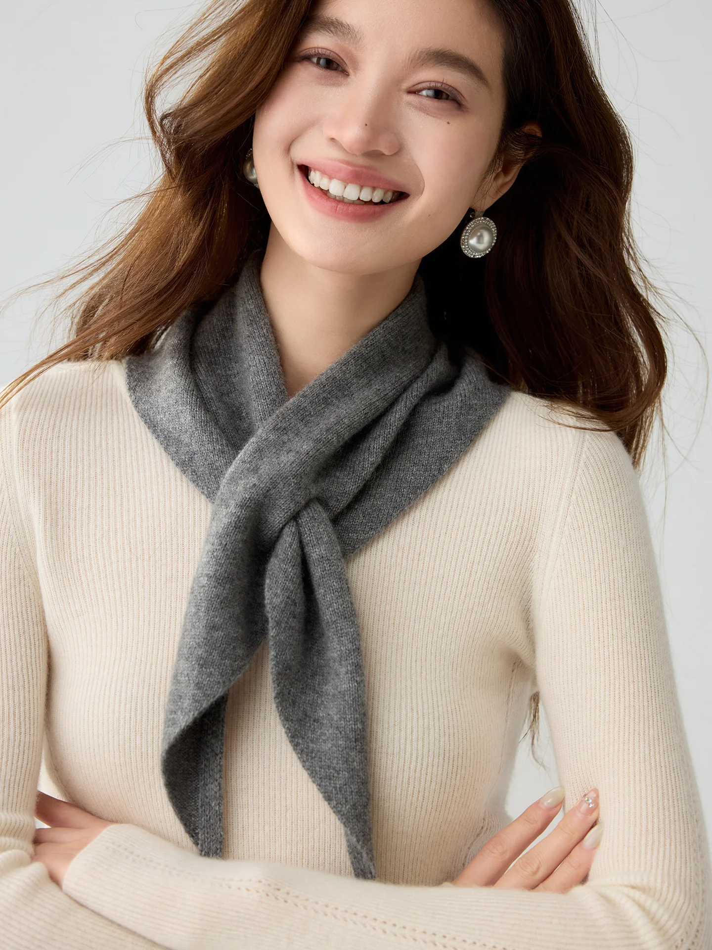 autumn-winter-cashmere-scarf-women's-new-soild-warm-knitted-neck-warmer-perforated-wool-triangle-scarf-versatile-fashion-elegant