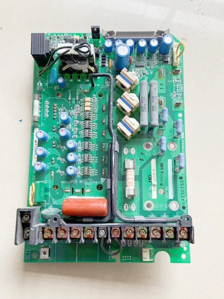 

Yaskawa inverter F7 7.5 11KW drive power board YPHT31273-4E ETP617145