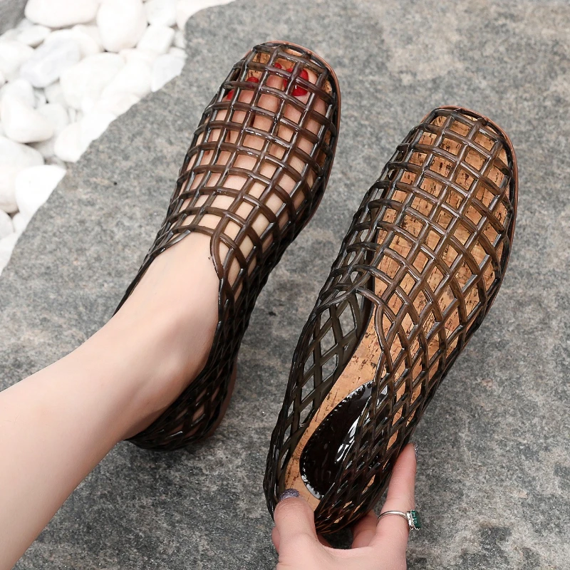 Neue 2025, Damen-Freizeit-Gelee-Sandalen, Ausschnitt, weiches PVC, atmungsaktiv, Sommer, flache Schuhe, geschlossene Zehen, weibliche Straßenwohnungen