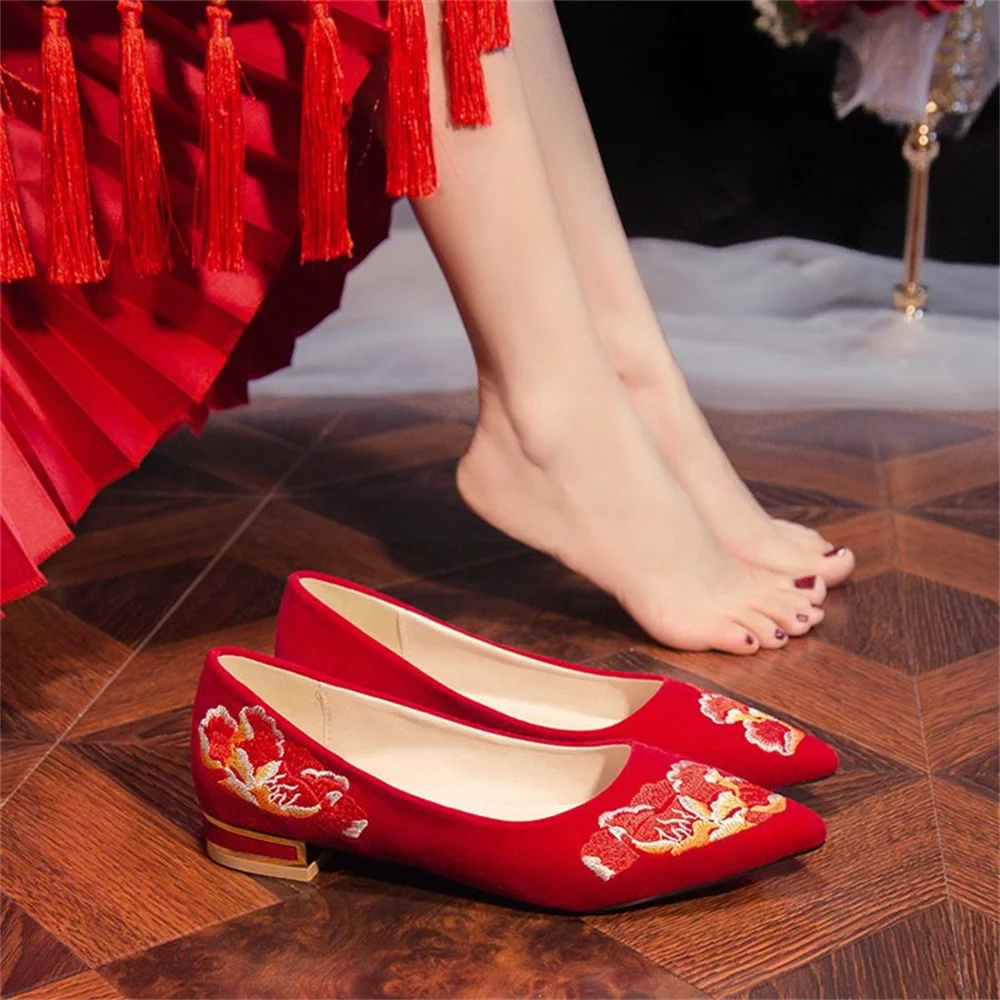 Red high heels not tired tiptoe show wedding shoes female bride shoes 2024 autumn new Chinese niche embroidery