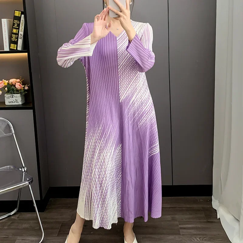 

ALSEY Stripe Printed Women's Pleated Dress 2025 Summer New Fashion Casual Versatile Design V Neck Elastic Long Sleeve Clothing