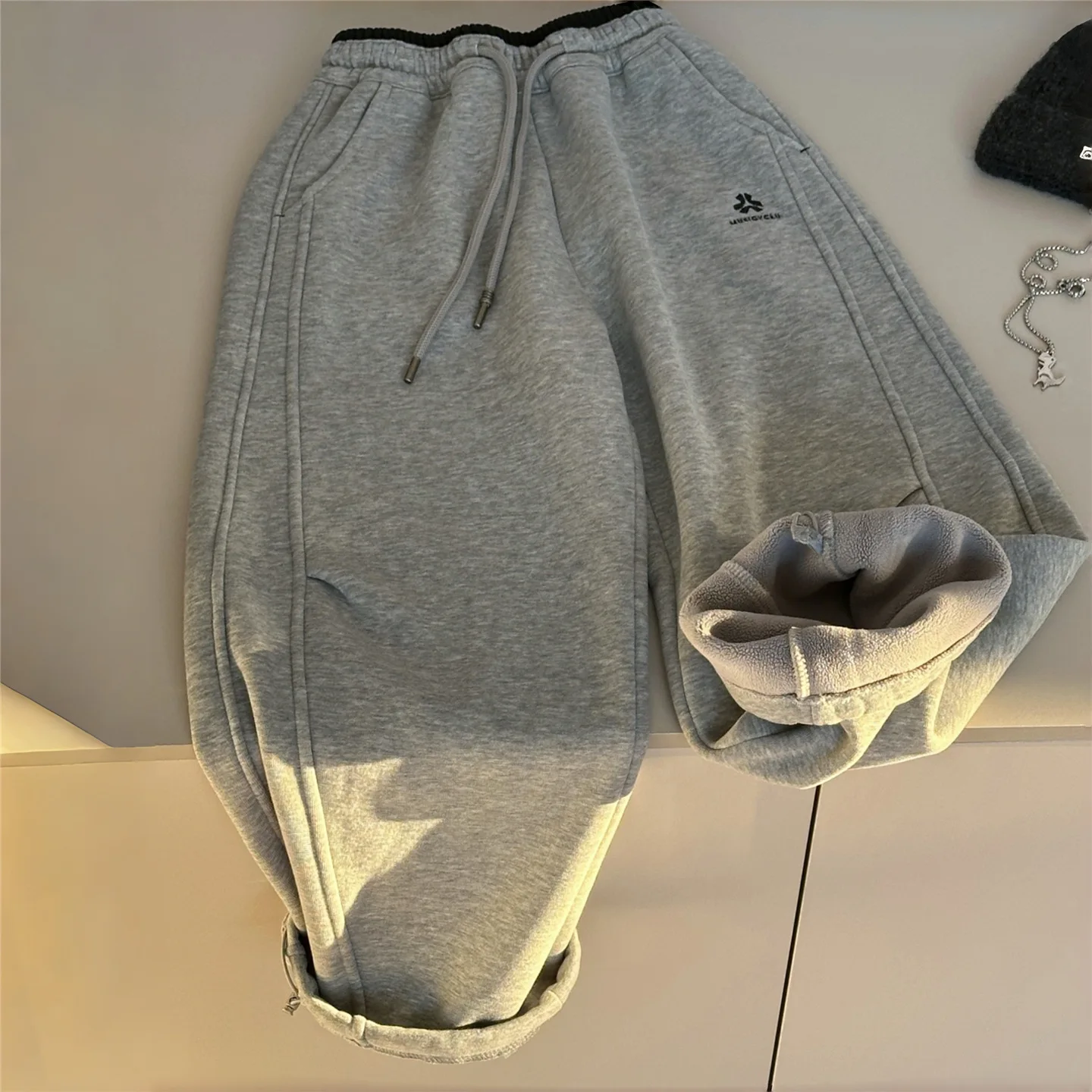 Children Clothes Kids Fashionable Fleece Sports Sweatpants 2026 Winter Boys Warm Solid Color Kids Thick Casual Long Pants 2