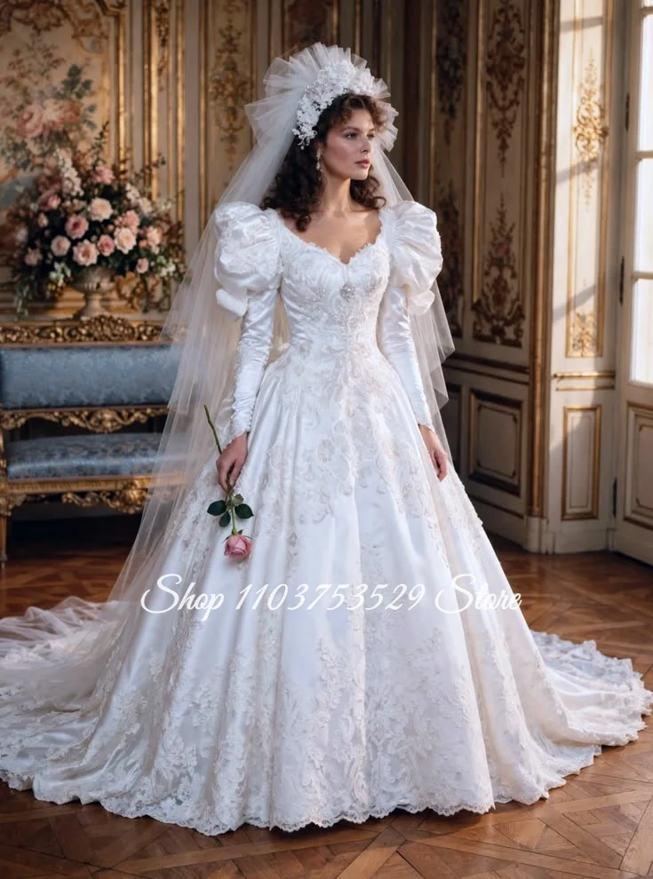 White Vintage Victorian Dream Wedding Dress Customized Elegant Lace Long-Sleeved Ball Gown Renaissance Wedding Engagement Dress