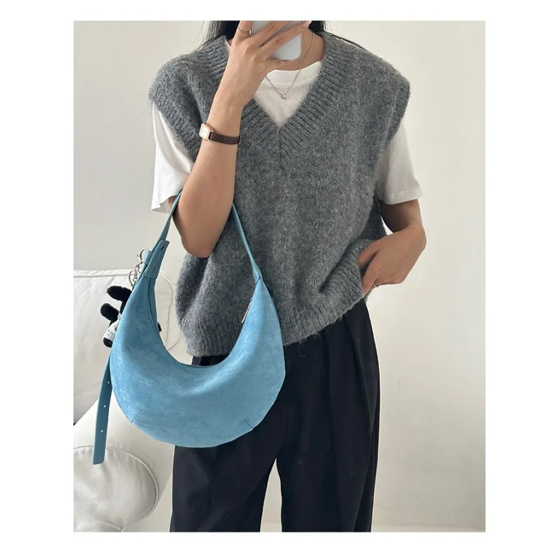 

2025 Simple Suede Autumn and Winter Solid Color Underarm Bag Retro Fashion Stylish Dumpling Bag Women's Elegant Crescent Bag