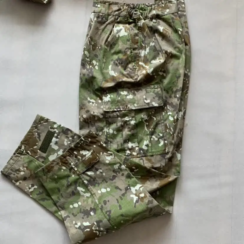 Training wear-resistant spring and autumn camouflage wide leg workwear with multiple pockets, casual camouflage pants for men an