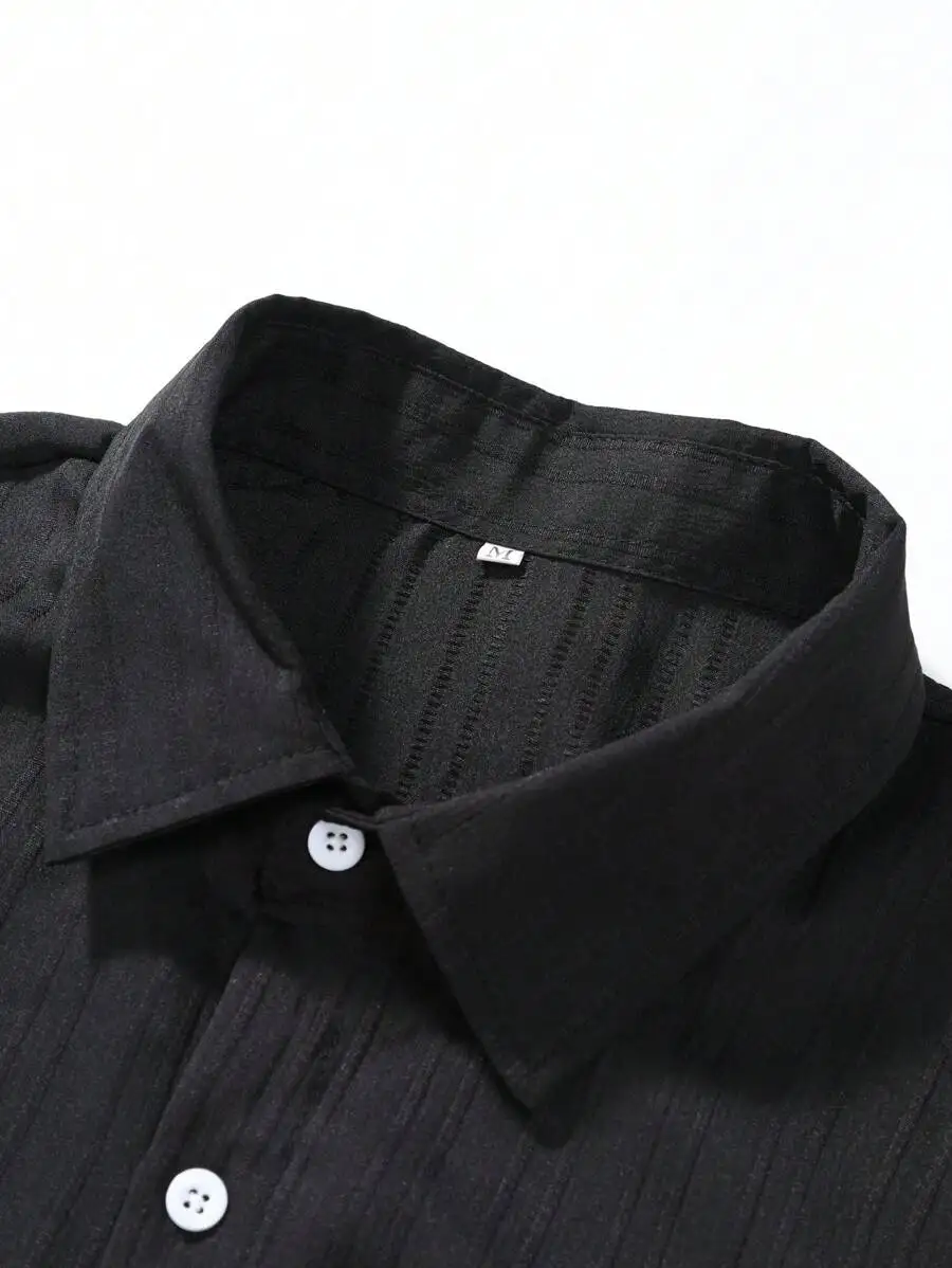 

Men Solid Button Down Shirt With Drawstring Waist Shorts
