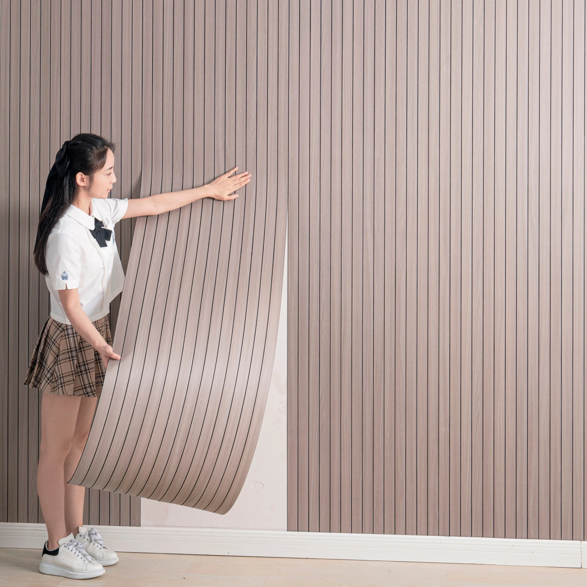 Wood-grain self-adhesive waterproof wallpaper, peel-and-stick floor decals, removable, easy to install, home decor