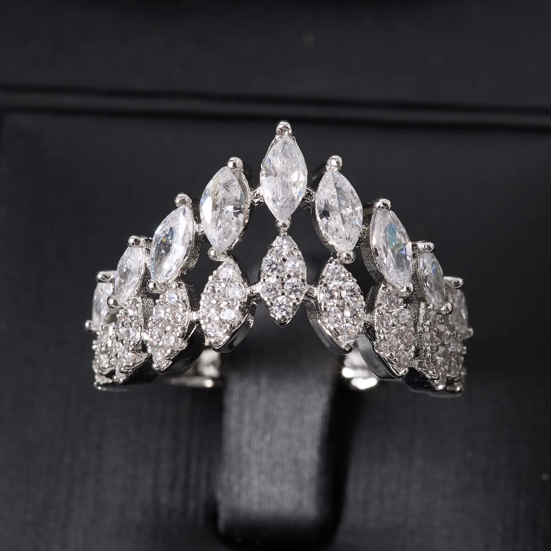250717  Trendy  Emerald CZ Jewelry Set 4Pcs Silver Plated Necklace Bracelet Drop Earrings Ring Bridal Wedding Wome
