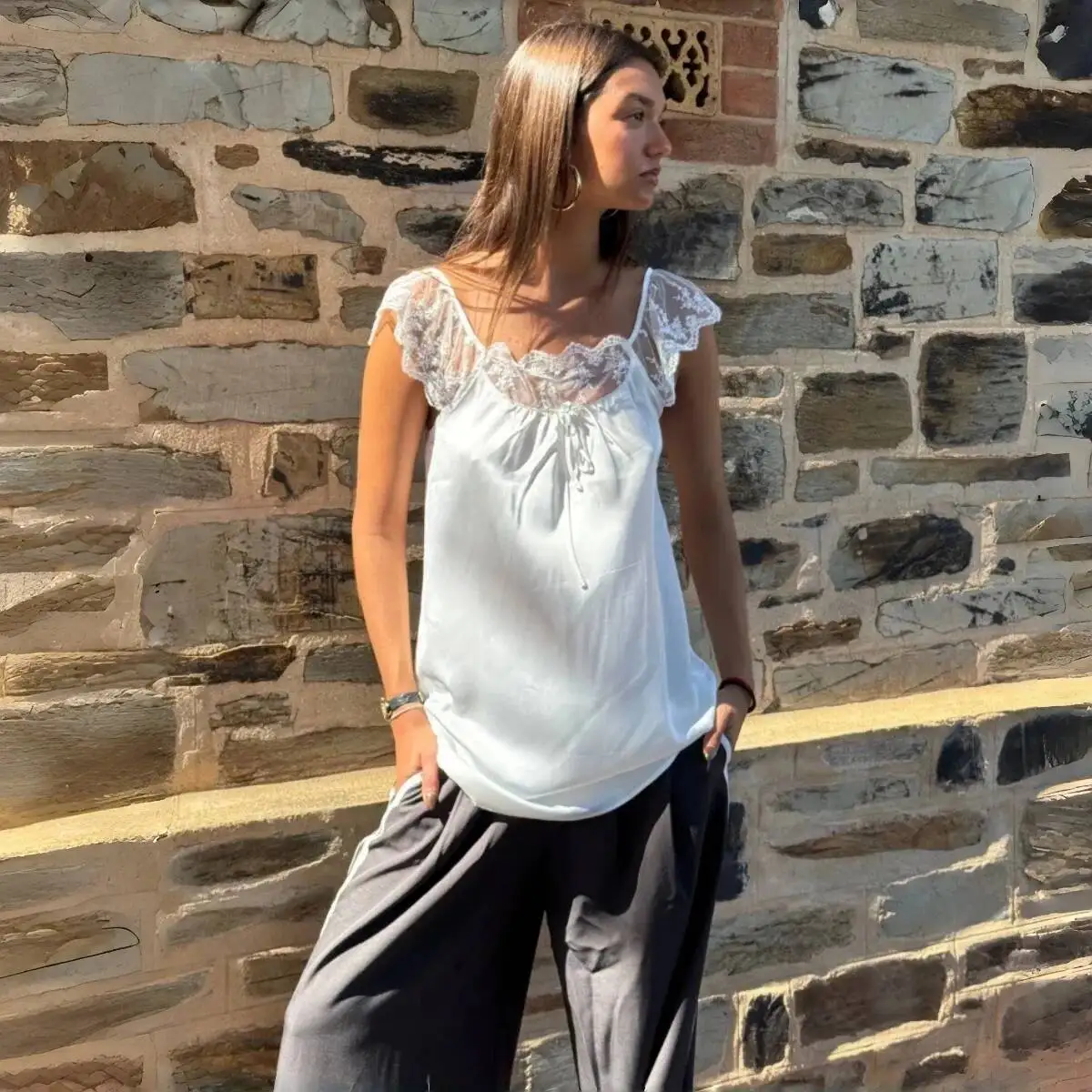 Apprabant feminino renda guarnição casual tanque mini vestido retalhos cetim pescoço quadrado rendas sólido sexy sem costas férias solto vestido de verão