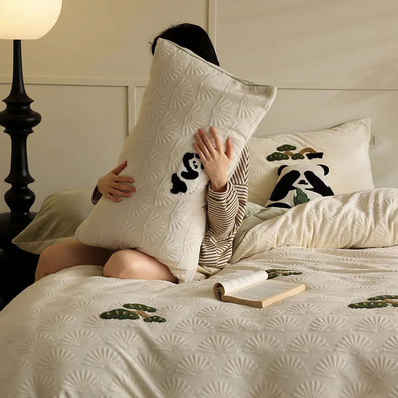 

Customizable milk fleece towel embroidery four-piece set autumn and winter thickened warm bed sheet quilt cover