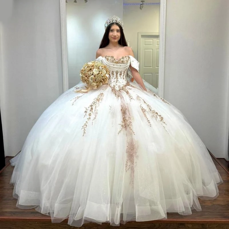 Customized White Shiny Quinceanera Dresses Ball Gown Off Shoulder Sequin Gold Appliques Bow Beads Crystal Tull Sweet 16 Dress Ve