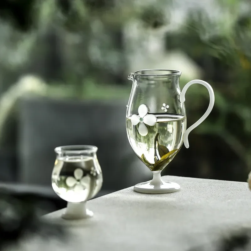 Handmade Heat Resistant Glass Fair Cup Four Leaf Clover Design Kung Fu Tea Set Household Tea Dispenser Small Fresh Style
