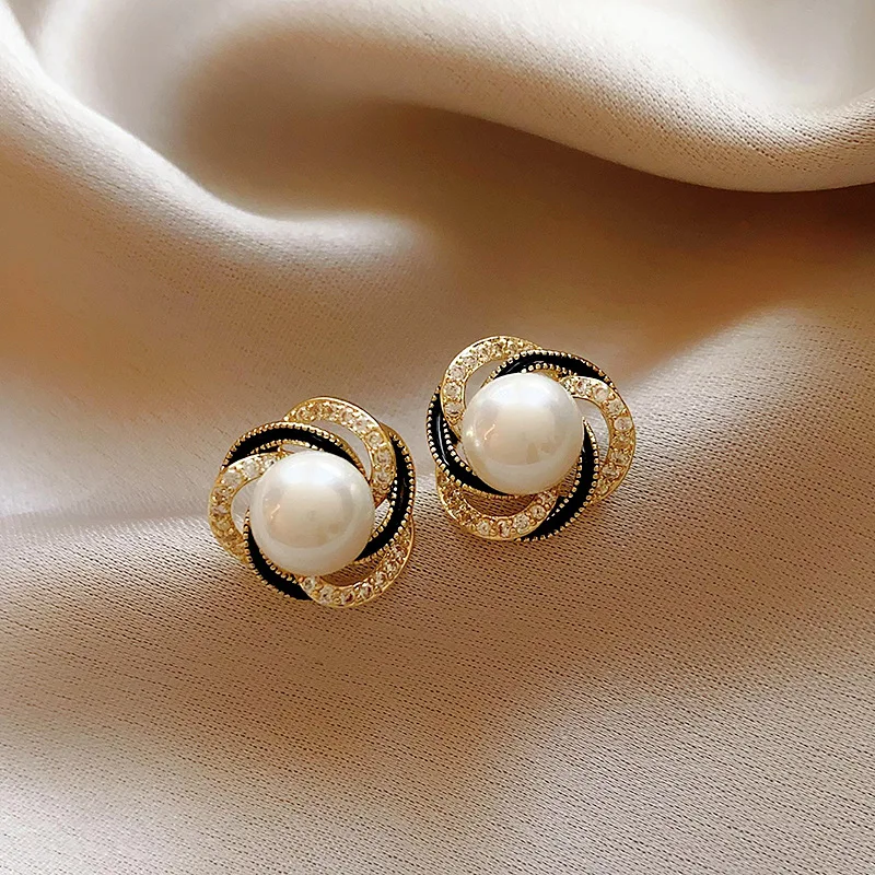 Geometric Spiral Enamel Imitation Pearl Twist Exquisite Stud Earring for Women White Black Color Personality Jewelry Girl Gift