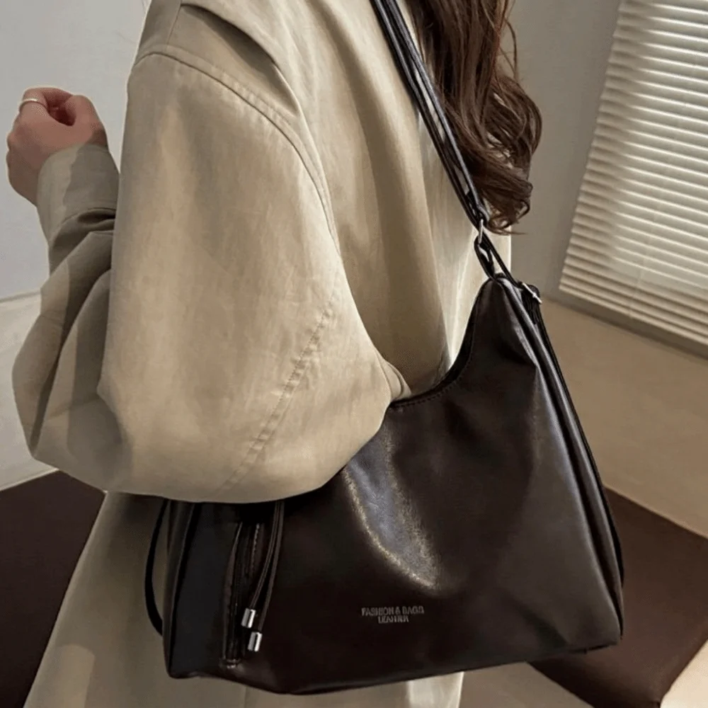Multifuctional Oil Wax Leather Shoulder Bag Adjustable Strap Zipper Closure Crossbody Bag Large Capacity Solid Color Tote Bag