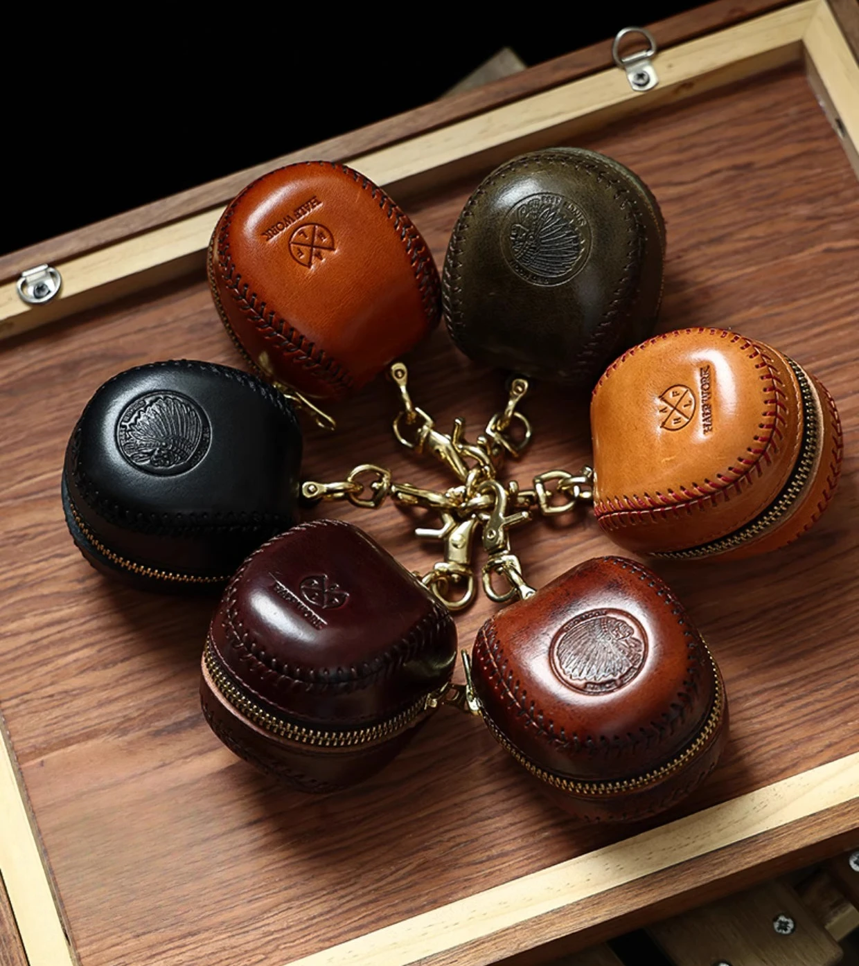 

Handmade stitching vintage baseball bag leather key bag top layer cowhide headphone bag coin purse portable decoration