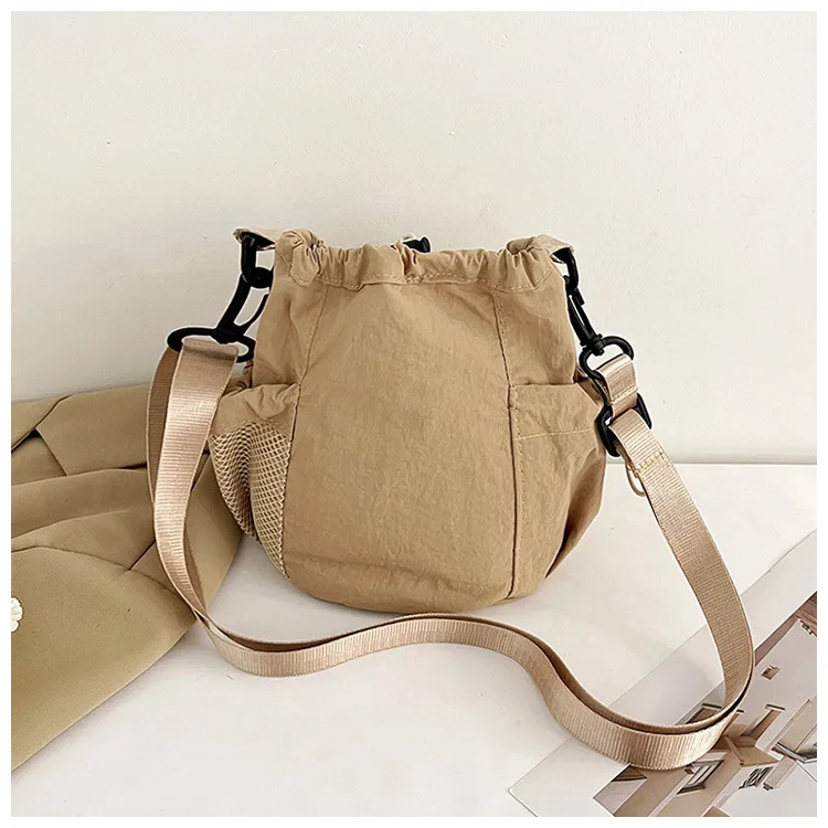 2026 Frühling Nylon Casual Umhängetasche für Damen, Modische Kordelzug-Beuteltasche, Vielseitige Handytasche für Unterwegs – Detail 14