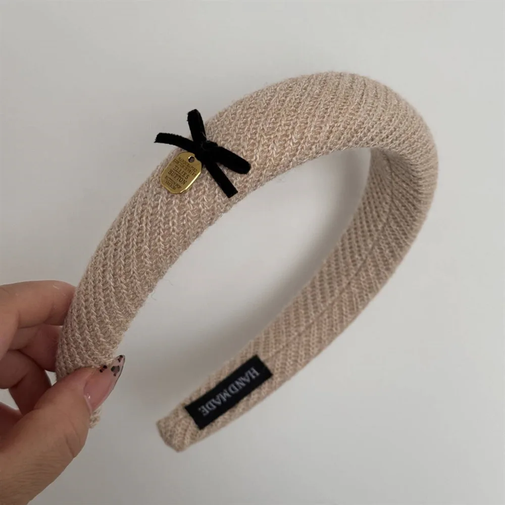 Brandneues, sanft braunes Stoff-Stirnband mit Schleife, hohe Haarspange für den Schädelbereich, einfaches Alltags-Stirnband, vielseitiges Haar-Accessoire 2025 – Detail 10