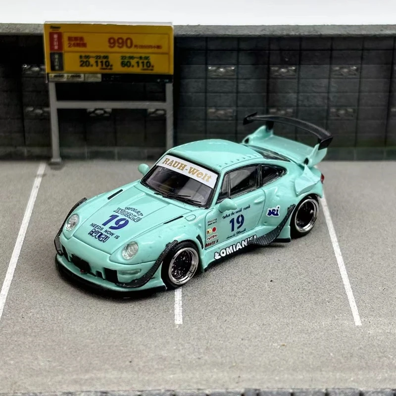 SW 1:64 RWB 993 02 Pista 19 Modelo de liga de cauda alta Tiffany