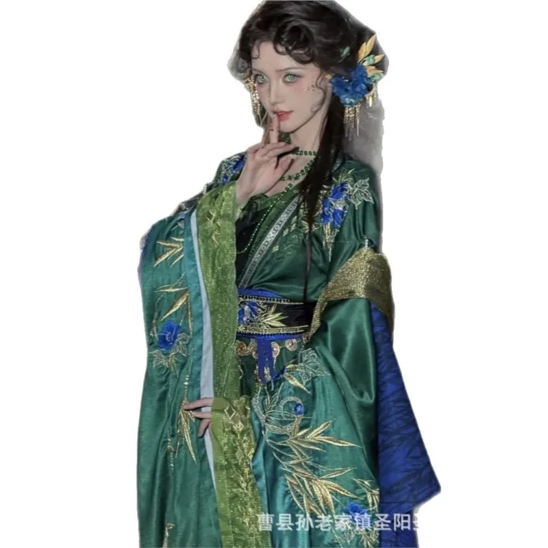 The new Hanfu traditional Chinese-style cross-collar embroidered ancient robe
