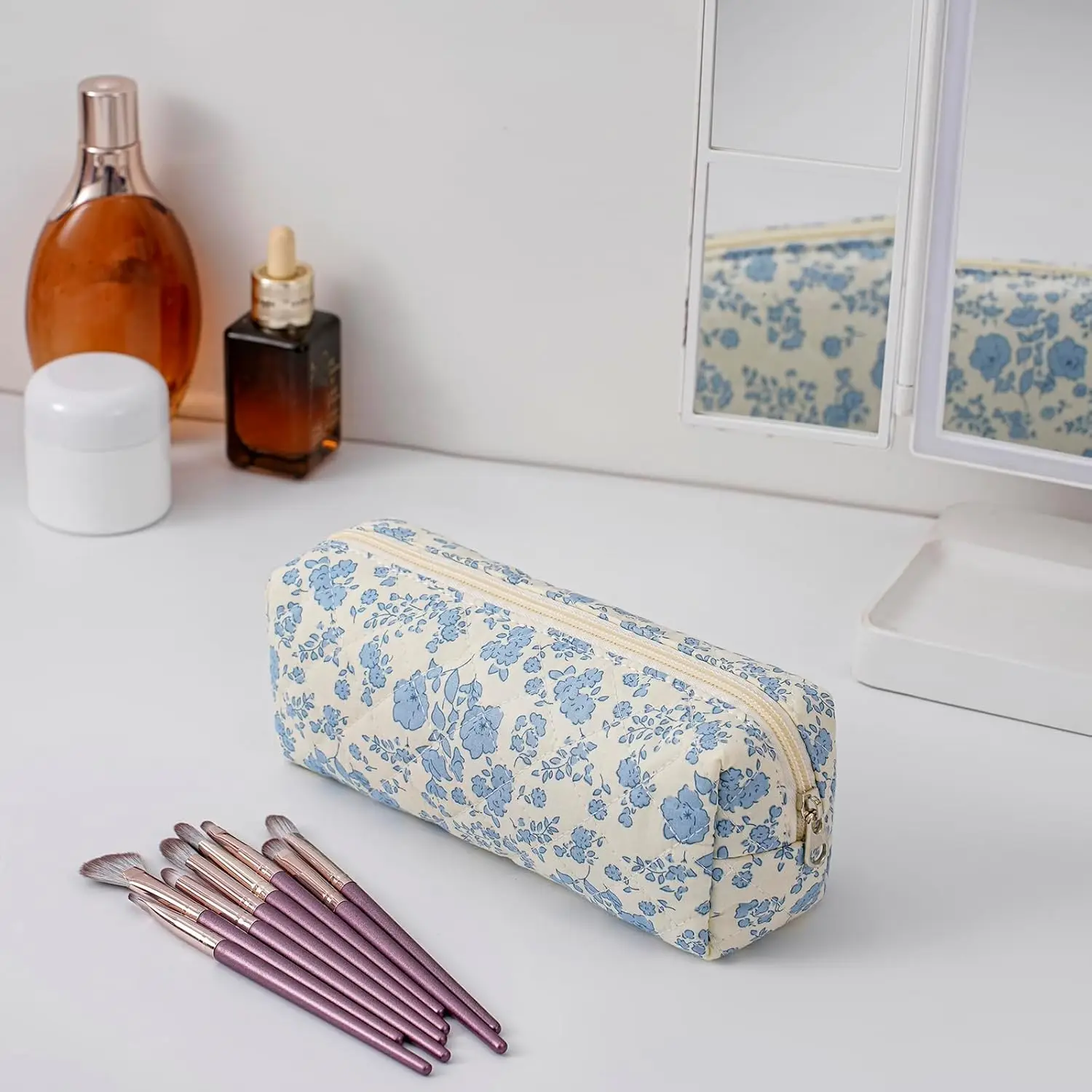 Cotton Makeup Brush Cosmetic Bag for Women, Travel Quilted Zipper Make Up Bag, Flowers Toiletry Organizer Case