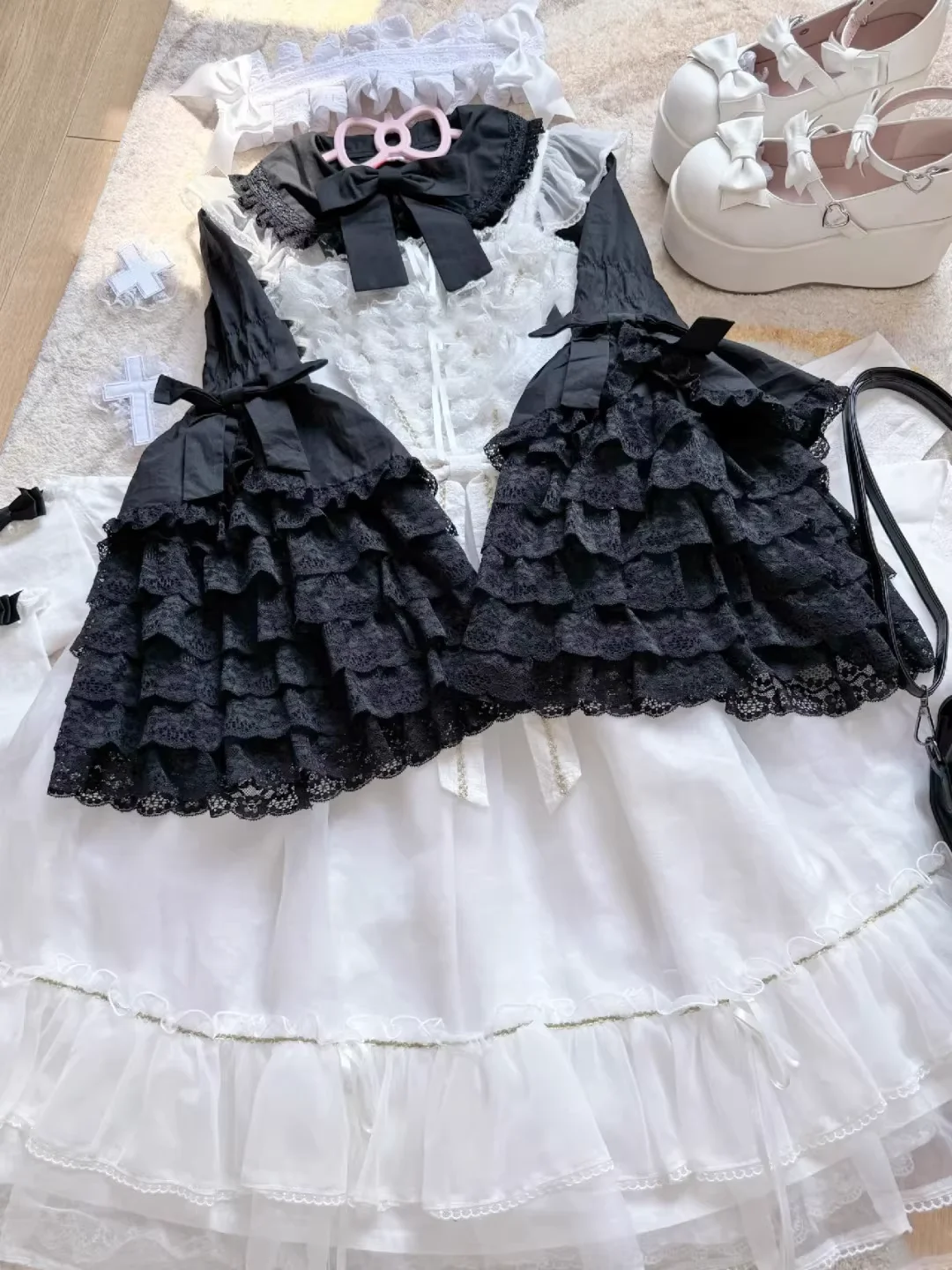 Camisa Elegante de Manga Flare com Gola Peter Pan para Meninas, Estilo Lolita, Cor Sólida com Laço