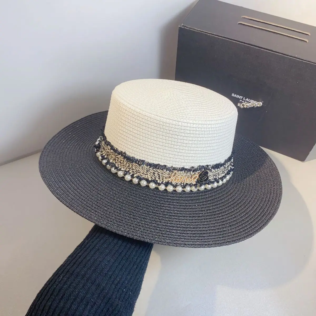 Spring/Summer British Hat, Beach Sunscreen, Beach Sunshade, Small Fragrant Wind, Pearl Chain, Leisure Flat Top Straw Hat, Women