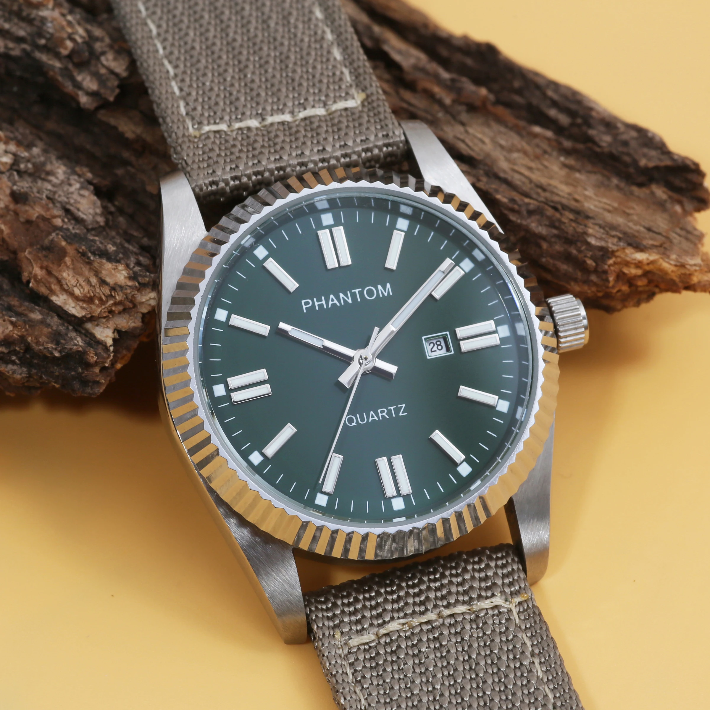 

PHANTOM Men's Quartz Watch - 35mm Stainless Steel, Waterproof with Dark Green Luminous Dial & Calendar