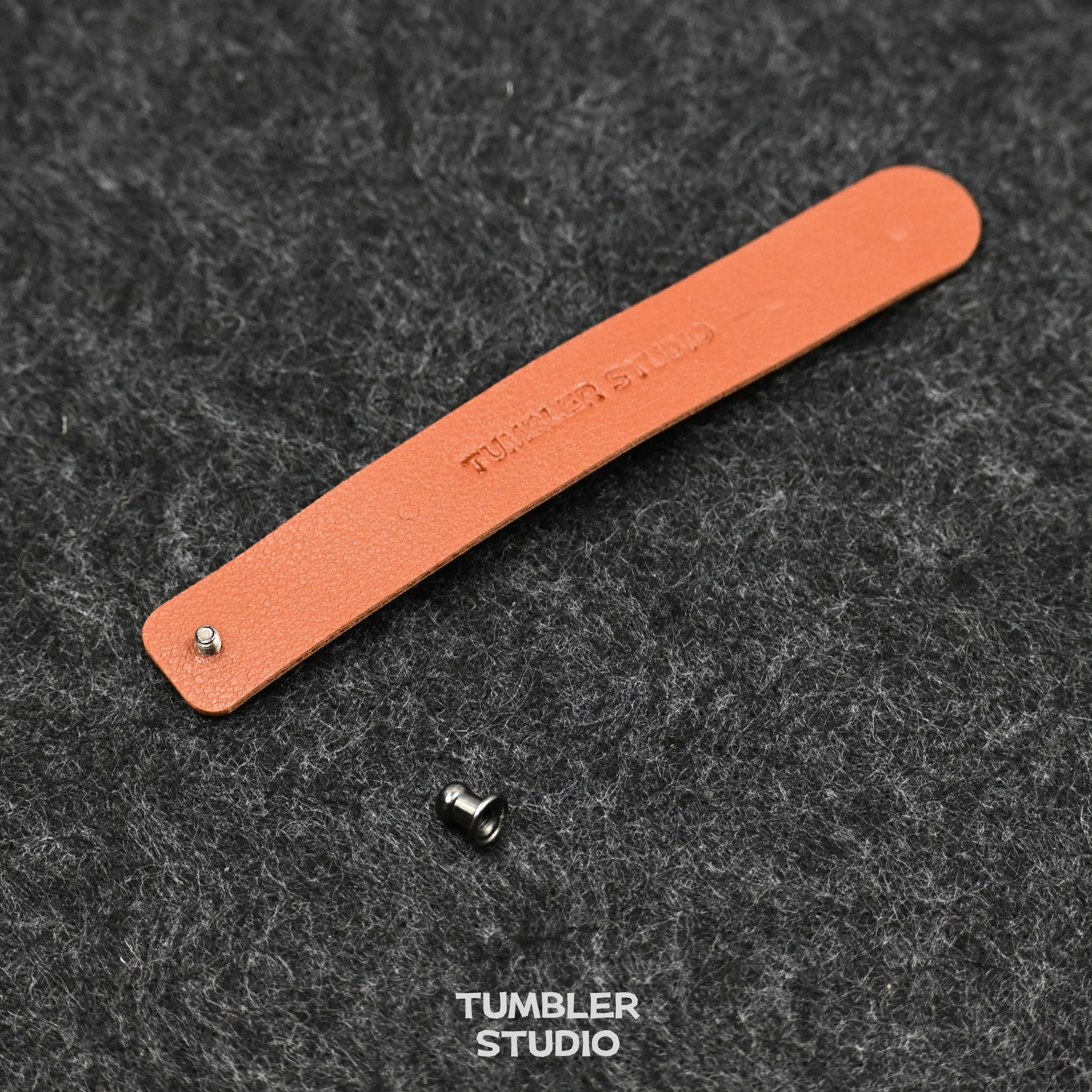 Tumbler Studio: originele lere - Desk Setup Studio recensie en prijs