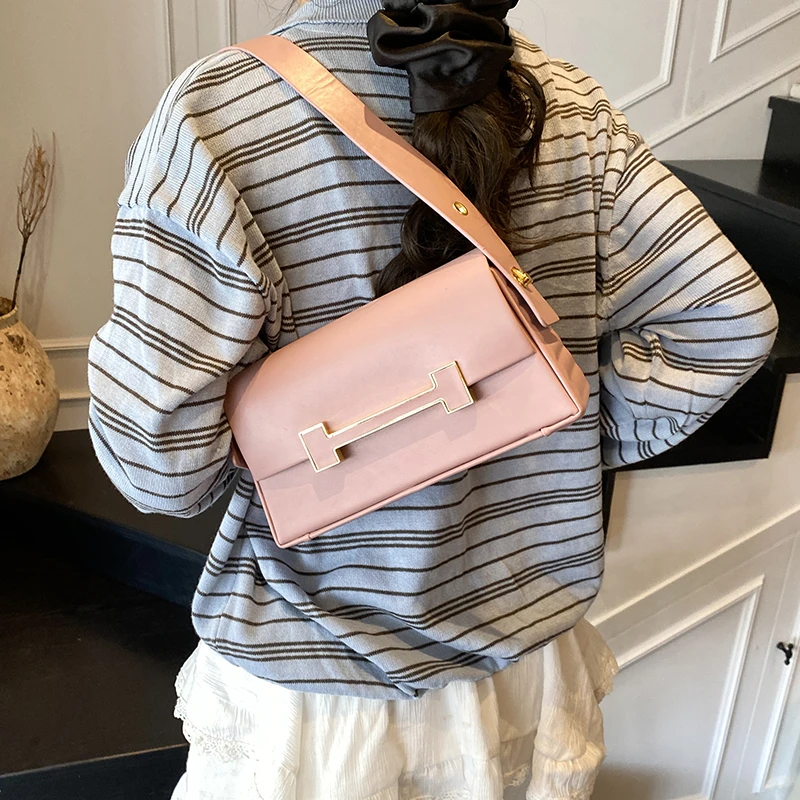 

Chic Classic Women's Shoulder Bag Leather Crossbody Handbag Luxury Brand By Famous Designer Elegant Popular