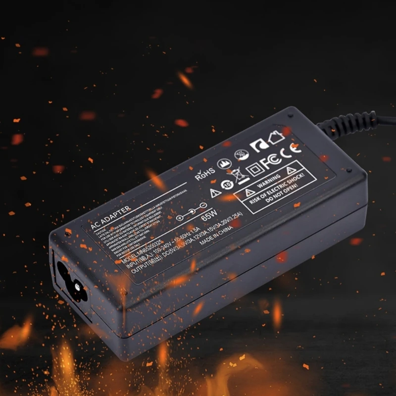 السرعة السريعة 65W النوع C محول الطاقة المحمول شحن آمن لضمان خط العرض .066A