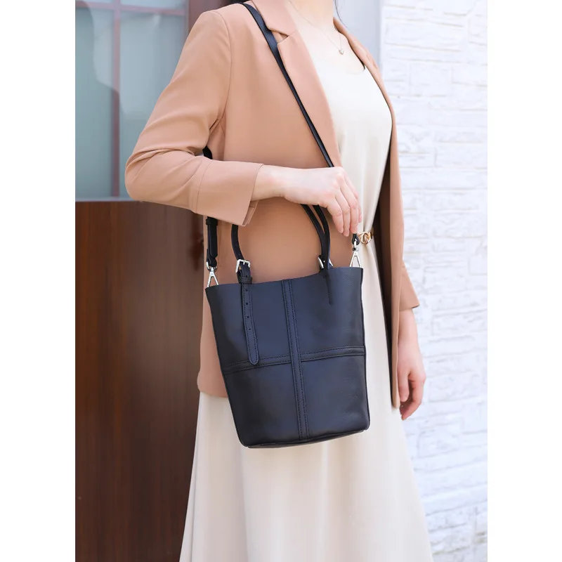 2026 New Women's Bag Vegetable Tanned First Layer Cowhide Simple Versatile Bucket Bag