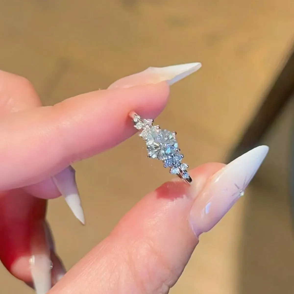 

Luxury 18K Solid Platinum PT950 certifid1 carat Berlin love letter moissanite ring women's six-claw design wedding ring