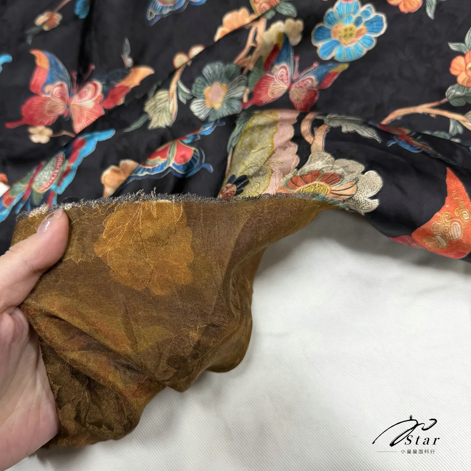 Plant Silk Black Love of Heavy Rayon Fragrant Cloud Yarn Fabric Cheongsam Skirt Silk Shirt Fabric Spring