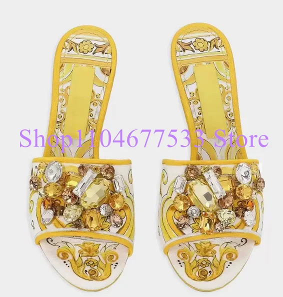 

Новый дизайн, сандалии с кристаллами, женские летние женские шлепанцы на тонком каблуке со стразами и принтом, модные пляжные повседневные сандалии