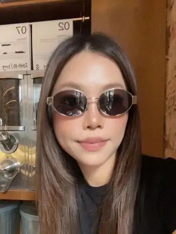 Small Oval Frame Advanced Sunglasses Spicy Girls Street Photo Shades Metal Future Style Eyewear